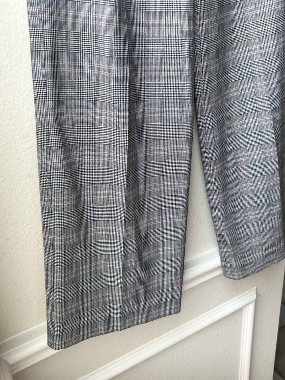Aritzia Babaton Grey Cascade Plaid Pants High Rise Wide Leg Sz 6 - Picture 7 of 15